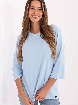 Blúzka Relevance  Casual dámska blúzka s hladkým vzorom je univerzálnou ponukou pre každodenné outfitovanie. Vyrobená z príjemného na dotyk materiál