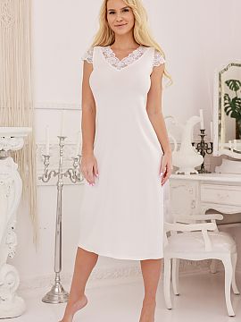 Nočná košeľa Kalimo  Nech sa tvojou najkrajšou chvíľou dňa okamih, keď si oblečiete nočnú košeľu Langu. Jemná viskóza, ľahká ako vánok, vás obklo