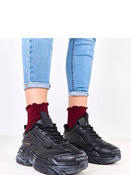 Športová obuv Solea  Štýlové a pohodlné športové topánky s futerom sú ideálnou voľbou na chladné dni. Vyrobené z vysoko kvalitnej ekologickej kože, 