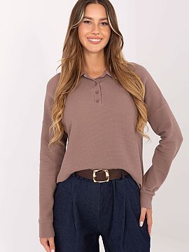 blúzka Lakerta  Tento dámsky polo tričko je ideálnou kombináciou klasického štýlu a každodennej pohodlnosti. Vyrobené z príjemnej zmesi bavlny a e