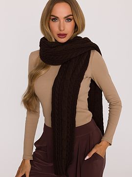 Sal Moe  Dlhý, priamy šál vyrobený z mäkkej priadze s hrubým plátnom, ktorý príjemne obopína a poskytuje teplo v chladné dni. Klasický vr