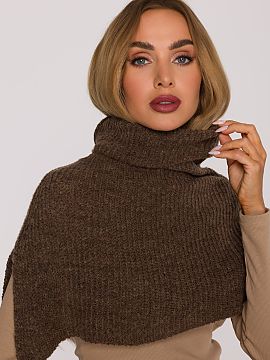 Komin Moe  Obalovací komín vyrobený z mäkkej priadze s voľným pletením, ktorý poskytuje teplo a výnimočný komfort pri nosení. Model s vysok