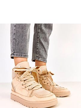 Športová obuv Solea  Moderné a pohodlné dámske športové topánky vyrobené z semišovej ekologickej kože, ktoré kombinujú športový charakter s moderný