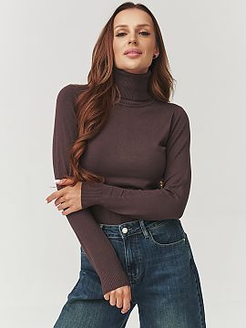 golf Makadamia  Štýlový dámsky golier vyrobený z mäkkého a elastického materiálu, ktorý sa perfektne prispôsobí postave, zdôrazňuje ženské t