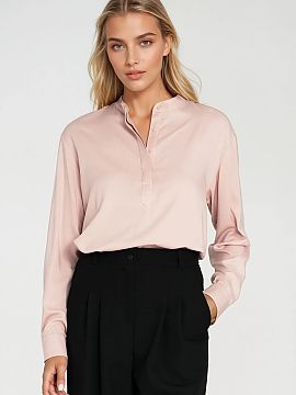 blúzka Nife  Moderná dámska blúzka vo voľnom kroji oversize je kombináciou slobody a elegancie. Vyrobena z ľahkej a príjemnej viskózy, poskytuje 