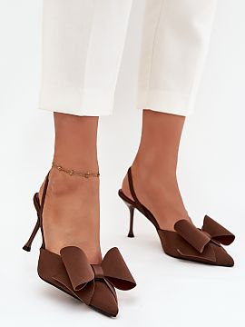 Ihličky Step in style  Elegantné dámske lodičky s otvorenou pätou sú skvelou voľbou pre ženy, ktoré chcú spojiť štýl s pohodlím. Vyhotovené z textiln