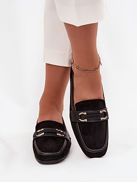 Mokasíny Step in style  Dámske loafersy sú elegantnou a univerzálnou ponukou, ideálnou na každodenné nosenie. Sú umiestnené na plochom podpätku, čo zaruč