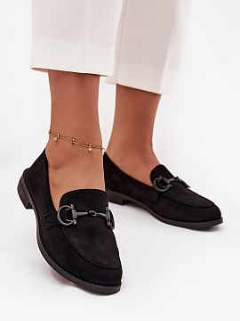 Mokasíny Step in style  Dámske mokasíny vyrobené z ekokože sú klasickým návrhom v elegantnom prevedení. Sú umiestnené na ploštom podpätku, čo zaručuje