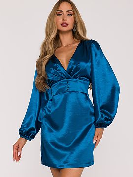 Krátke šaty Moe  Úchvatný a ženský mini šaty zo saténovej látky, vytvorený pre ženy, ktoré oceniajú eleganciu spojenú s moderným štýlom. Šaty