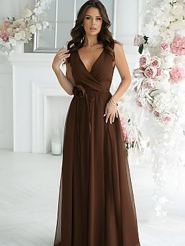 dlhé šaty Bicotone  Krásne, dlhé šaty, ktoré očarujú svojím nezvyčajným strihom. Šité z ľahkej látky, dokonale zdôrazňujú postavu. Vrchná čas