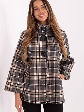 Kabát Italy Moda  Elegantný a nadčasový dámsky kabát v kockovanom vzore, ktorý predstavuje ideálne spojenie elegancie a klasického dizajnu. Vyrobený 