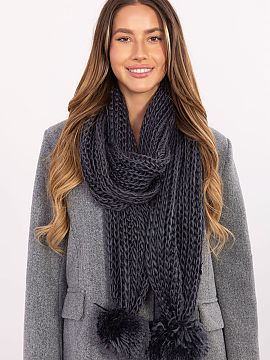 Sal AT  Mäkký a útulný šál s hladkou faktúrou, vyrobený z vysoko kvalitného akrylu, ktorý efektívne chráni pred chladom a zabezpečuje p