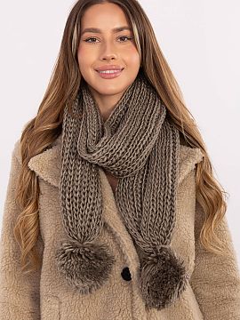 Sal AT  Mäkký a útulný šál s hladkou štruktúrou, vyrobený z vysokej kvality akrylu, ktorý účinne chráni pred chladom a poskytuje pohodl