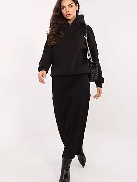 mikina Relevance  Pohodlná dámska mikina s výstrihom cez hlavu s neformálnym charakterom, ideálna na každý deň. Vyhotovená z vysokokvalitnej bavlny s