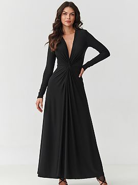 dlhé šaty Makadamia  Oslní eleganciou a ženskosťou v výnimočnom maxi šate s hlbokým výstrihom a jemným zhrubnutím v pase. Tento model krásne zdôrazň