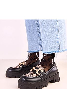 Mokasíny Solea  Elegantné a originálne mokasíny na zasúvanie vyrobené z vysokej kvality ekologickej kože, kombinujúce klasiku s moderným, trendy akc