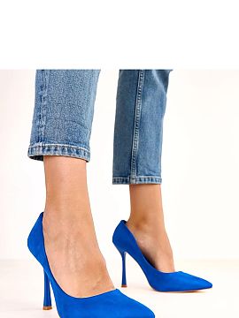 Ihličky Solea  Klasické čižmy na podpätku vyrobené z elegantnej ekologickej semišovej kože sú skvelou voľbou pre ženy, ktoré si vážia nadčaso