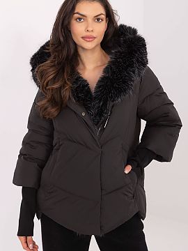 Bunda MBM  Táto dámska perová bunda je ideálnou voľbou na chladné dni jesenného/zimného obdobia, kombinujúca casual štýl s funkčnosťou. Sk