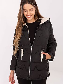 Bunda MBM  Táto dámska perová bunda je ideálnym modelom pre prechodné obdobia jesene, zimy a jari. Spája casualový štýl s praktickými riešen