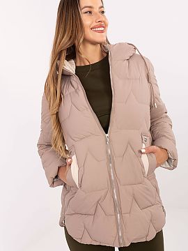 Bunda MBM  Táto dámska perniová bunda je ideálnym modelom pre prechodné obdobia jesen, zima a jar. Spája casualový štýl s praktickými riešen