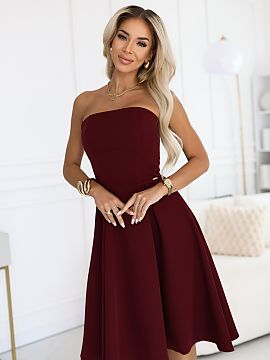 Sukňa na večer Numoco  Cíťte sa výnimočne v tejto elegantnej kreácii! Bordové korzetové šaty značky Numoco kombinujú nadčasovú eleganciu s moderným di