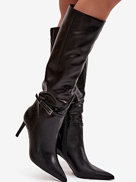Čižmy na vysokom opätku Step in style  Dámske kozačky vyrobené z ekokože sú ponukou pre ženy, ktoré ocenia eleganciu a ženský štýl. Model na štíhlej ihle krásne pod�