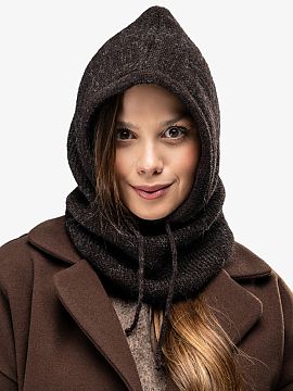 Balaklava awama  Teplá balaklava z kozím mohérom a vlnou. Spája pohodlie čiapky s funkčnosťou šálu. Vytvorená v poľskej priadzi z mäkkého, ľahk