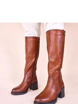 Čižmy na vysokom opätku Solea  Objavte jedinečné hnedé čižmy na opätku s elastickou vložkou Akia od renomovanej značky Gemre. Tieto štýlové a elegantné ploché