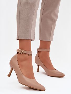 Ihličky Step in style  Ihlice dámske topánky vyrobené z vysokej kvality eko kože sú spojením klasiky a ženskej elegancie. Model očarí elegantným strihom 