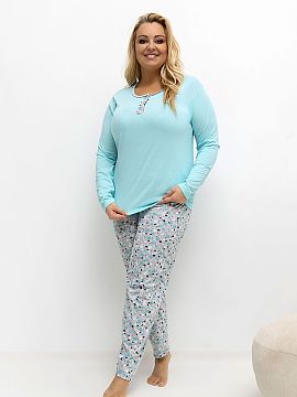 Pyžamo Plus Size Forever Pink  Pyžamo pre ženy veľkosti plus, navrhnuté s dôrazom na pohodlie a štýl. Vyrobené z dominujúcej bavlny, zabezpečuje vetranie, jemnos