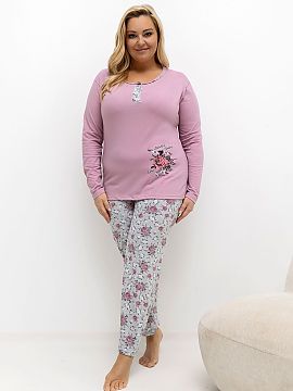 Pyžamo Plus Size Forever Pink  Dámska pyžamová súprava veľkosti plus je pohodlná a štýlová kombinácia pozostávajúca z blúzky s dlhým rukávom a dlhých nohav