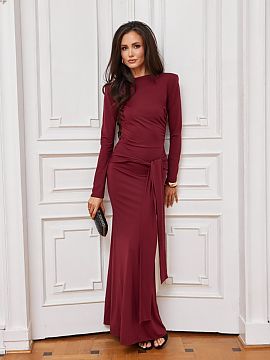 dlhé šaty Roco Fashion  Dlhé šaty s dlhým rukávom sú synonymom elegance a ženskej krásy v modernom spracovaní. Vyrobené z elastického materiálu, ideálne