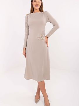 Šaty na deň Italy Moda  Elegantné midi šaty, ideálne na rôzne príležitosti od každodenných východov, cez štýlové oblečenie do práce až po návštevy.