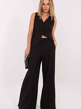 dámske nohavice Rue Paris  Štýlové dámske široké nohavice typu palazzo z materiálu sú návrhom určeným pre ženy, ktoré oceniajú elegantný štýl spojený