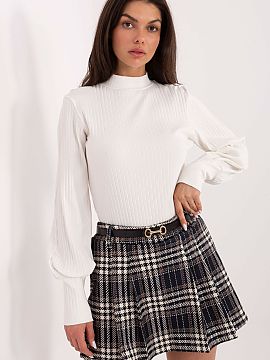 Sukňohavice Italy Moda  Spódnice nohavice v kockovanom vzore sú elegantnou a štýlovou ponukou pre ženy, ktoré radi kombinujú pohodlie šortiek s ženským vz