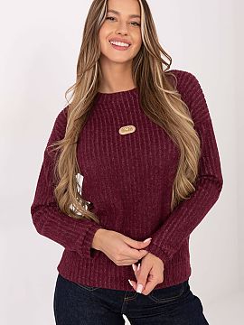 Sveter Relevance  Tento sveter je kombináciou pohodlia, jednoduchosti a štýlu, ktorý sa skvele hodí na každý deň a do neformálnych outfitov. Vyroben�