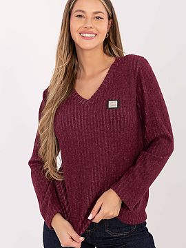Sveter Relevance  Tento sveter je skvelou voľbou pre ženy, ktoré ocenia pohodlie a štýl vo svojich každodenných outfitoch. Vyrobený z vysokokvalitnej 