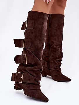 Čižmy na vysokom opätku Step in style  Štýlové dámske kozačky z ekokože sú kombináciou elegancie a moderného vzhľadu. Na stĺpkovom opätku s ostrými špicatými špič