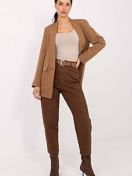 Džiny Factory Price  Dámske mom jeans sú ideálnou voľbou pre každodenné, ležérne outfity. Vyrobené z kombinácie bavlny, elastanu a polyesteru, kombinuj