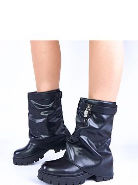 Botki Solea  Predstavujeme čierne topánky na platforme s vyvýšenou špičkou Kisanet od renomovanej značky Gemre. Ideálna voľba pre ženy, ktoré 