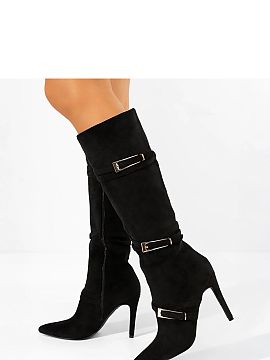 Topánky na podpätku Solea  Objavte jedinečný štýl s čiernymi topánkami na opätku s ozdobnými sponami Sadie od známej značky Gemre. Tieto elegantné topánky 