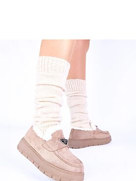 Mokasíny Solea  Objavte jedinečné tmavobežové mokasíny na platforme s futerom Kirby, vytvorené pre ženy, ktoré oceniajú pohodlie, teplo a štýlov�