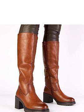 Čižmy na vysokom opätku Solea  Štýlové dámske kozačky vyrobené z vysokej kvality ekologickej kože sú ideálnou voľbou na chladnejšie dni. Ich klasický strih a z