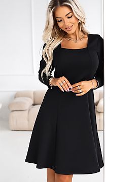 denné šaty Numoco  Objavte šaty, ktoré sú definíciou súčasnej elegancie. Tieto čierne midi šaty značky Numoco sú modernou interpretáciou klasického