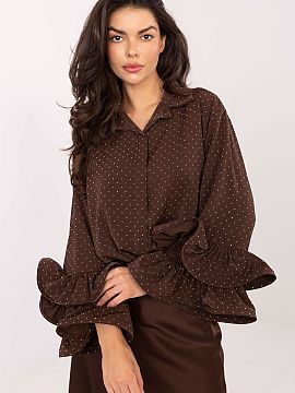 Tričko s dlhým rukávom Italy Moda  Elegantná dámska blúzka s predĺženým zadkom je výnimočný model, ktorý kombinuje klasický strih s rafinovaným, párty charakterom