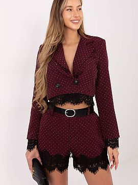 šorty Italy Moda  Elegantné dámske šortky z materiálu sú štýlovým návrhom pre ženy, ktoré radi kombinujú pohodlie s výraznými detailmi pre špec