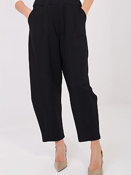 dámske nohavice Rue Paris  Pohodlné a štýlové látkové nohavice s casual charakterom, ideálne na každý deň a do práce. Vyhotovené z kombinácie viskózy, ny