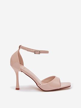 Sandále na podpätku Step in style  Dámske sandále vyrobené z ekokože sú elegantným modelom, ktorý dokonale podčiarkne ženský štýl. Sú umiestnené na štíhlej ihl