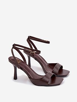 Sandále na podpätku Step in style