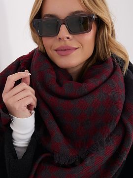 Sal AT  Šál vyrobený z vysokej kvality zmesi viskózy a vlny očarí príjemnou na dotyk štruktúrou a elegantným dokončením. Jeho geometrick